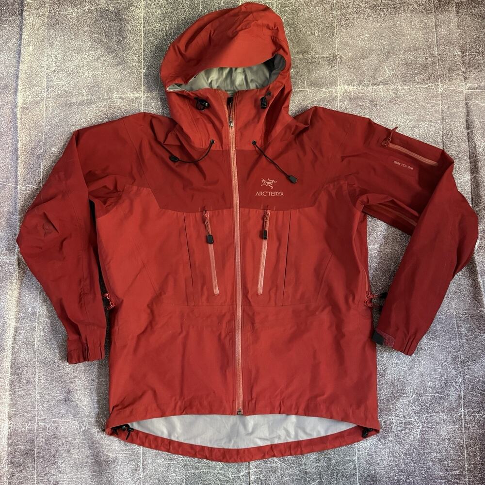 Men's Vintage Arc'teryx Canada Gore Tex XCR Theta AR Sangria Hooded Jacket Sz L